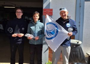 Read more about the article Eva Deichmann gewinnt die Schneeglöckchen Regatta auf dem Goldkanal